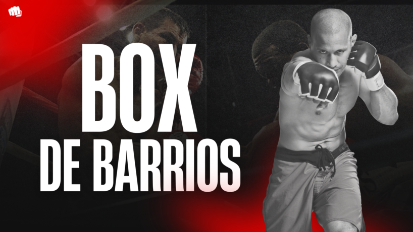 Boxeadores compiten durante la inauguración del Torneo Municipal Box de Barrios en Chihuahua ante cientos de aficionados.