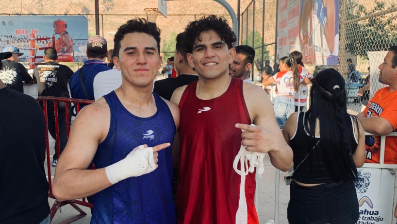Boxeadores juveniles de Chihuahua durante una competencia nacional